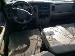 2005 Dodge 2500 SLT z VIN 3D7KS28C05G746616, wystawiony jako Copart lot #52457745 z przebiegiem 217 792 mil mil oraz Szkoda całkowita • Salvage title. Historia ofert i sprzedaży dostępna na DreamBid. Obrazek 8.