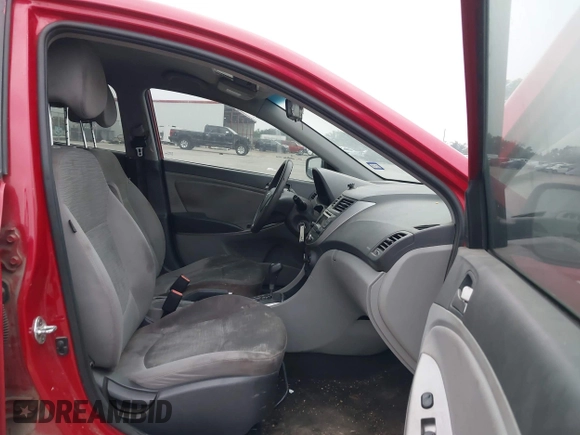 2016 Hyundai Accent SE z VIN KMHCT4AE4GU164307, wystawiony jako IAAI lot #42290071 z przebiegiem 126 426 mil mil oraz . Historia ofert i sprzedaży dostępna na DreamBid. Obrazek 5.
