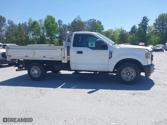 2018 Ford Super Duty F-250 SRW XL with VIN 1FDBF2A60JEC13519, listed as a IAAI auction lot 41982762 with 88,766 mi miles. Bid and sale history available at carsss.com. Image 13.