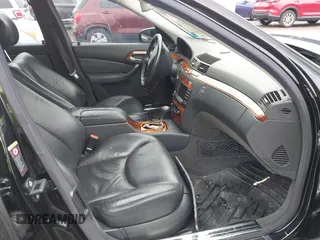2005 Mercedes-Benz S-Class 5.0L with VIN WDBNG84J15A455944, listed as a IAAI auction lot 42020939 with 111,672 mi miles. Bid and sale history available at carsss.com. Image 5.