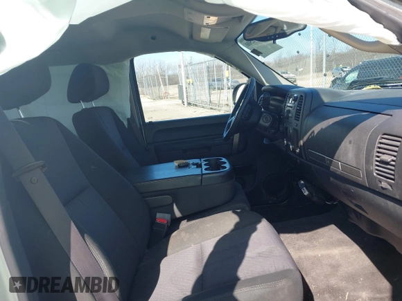 2011 Chevrolet Silverado 1500 LT with VIN 3GCPKSE37BG376443, listed as a IAAI auction lot 41972500 with 160,391 mi miles. Bid and sale history available at carsss.com. Image 5.
