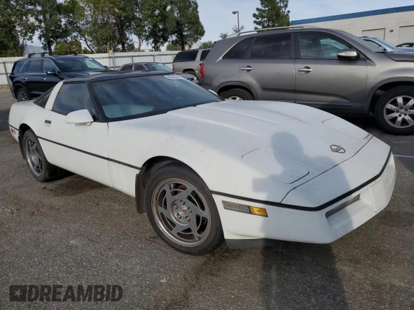 1990 Chevrolet Corvette z VIN 1G1YY2382L5120018, wystawiony jako Copart lot #46445825 z przebiegiem Nie podano mil oraz Czysty tytuł • Clean title. Historia ofert i sprzedaży dostępna na DreamBid. Obrazek 4.