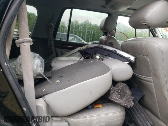 2004 Lincoln Navigator Luxury with VIN 5LMFU28R24LJ29044, listed as a Copart auction lot 55731515 with 240,566 mi miles and Salvage title. Bid and sale history available at DreamBid. Image 11.