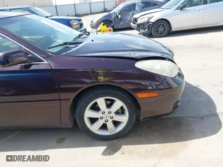 2005 Lexus ES 330 with VIN JTHBA30G455131431, listed as a IAAI auction lot 41900309 with 1 mi miles. Bid and sale history available at carsss.com. Image 20.