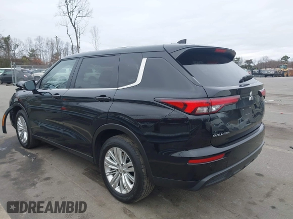 2024 Mitsubishi Outlander ES z VIN JA4J3UA89RZ031760, wystawiony jako IAAI lot #41140604 z przebiegiem 54 640 mil mil oraz . Historia ofert i sprzedaży dostępna na DreamBid. Obrazek 3.