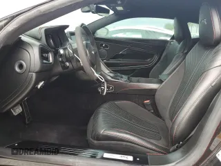 2019 Aston Martin DB11 z VIN SCFRMFEV1KGL07949, wystawiony jako Copart lot #75059624 z przebiegiem 8798 mil mil oraz Nie do naprawy. Historia ofert i sprzedaży dostępna na DreamBid. Obrazek 7.