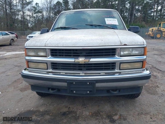 1996 Chevrolet Tahoe with VIN 1GNEK13R9TJ409605, listed as a IAAI auction lot 41467333 with 209,356 mi miles. Bid and sale history available at carsss.com. Image 6.