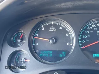 2011 Chevrolet Suburban LT с VIN 1GNSKJE3XBR126576, выставлен на аукционе IAAI как лот 42093300 с пробегом 255 976 миль миль и . История ставок и продаж доступна на DreamBid. Изображение 15.