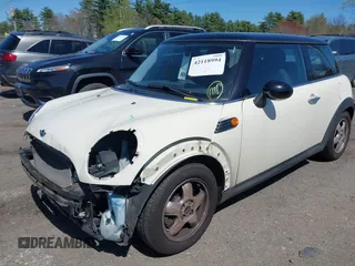 2008 MINI Hardtop with VIN WMWMF33598TU66736, listed as a IAAI auction lot 42118994 with 136,569 mi miles and . Bid and sale history available at DreamBid. Image 2.