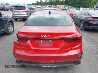 2023 Kia Forte LXS z VIN 3KPF24AD8PE582105, wystawiony jako IAAI lot #42366608 z przebiegiem 61 455 mil mil oraz . Historia ofert i sprzedaży dostępna na DreamBid. Obrazek 16.