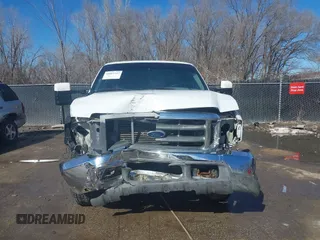 1999 Ford F-250 XL z VIN 1FTNX20F6XEF07127, wystawiony jako IAAI lot #41661157 z przebiegiem 225 319 mil mil oraz . Historia ofert i sprzedaży dostępna na DreamBid. Obrazek 13.