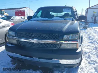 2003 Chevrolet Silverado 2500HD LS with VIN 1GCHK23U93F131856, listed as a IAAI auction lot 41235689 with 101,907 mi miles. Bid and sale history available at carsss.com. Image 12.