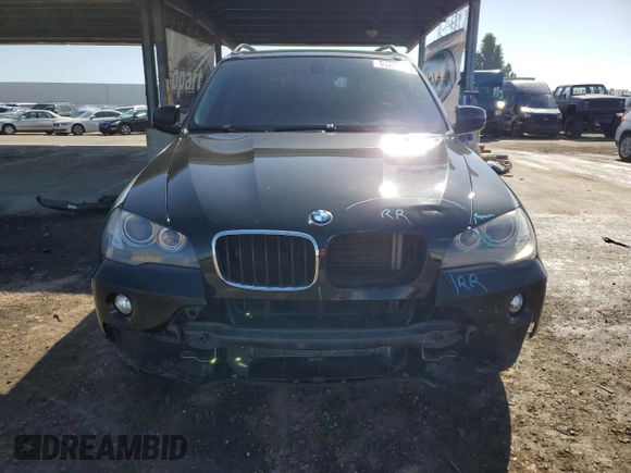 2008 BMW X5 3.0si z VIN 5UXFE43598L001053, wystawiony jako Copart lot #56243905 z przebiegiem 118 089 mil mil oraz Szkoda całkowita • Salvage title. Historia ofert i sprzedaży dostępna na DreamBid. Obrazek 5.