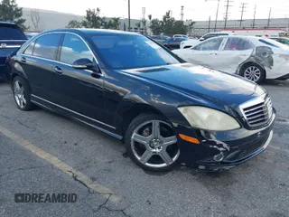2007 Mercedes-Benz S 5.5L V8 with VIN WDDNG71X07A095952, listed as a IAAI auction lot 41568170 with 192,182 mi miles. Bid and sale history available at carsss.com. Image 1.