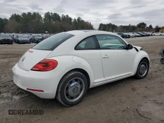 2012 Volkswagen Beetle 2.5L PZEV with VIN 3VWJP7AT8CM634558, listed as a Copart auction lot 52759945 with 0 mi miles and Clean Title. Bid and sale history available at carsss.com. Image 3.