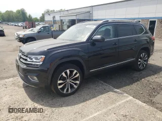 2019 Volkswagen Atlas SEL Premium z VIN 1V2NR2CAXKC620253, wystawiony jako Copart lot #56583635 z przebiegiem 57 734 mil mil oraz Szkody całkowita. Historia ofert i sprzedaży dostępna na DreamBid. Obrazek 1.