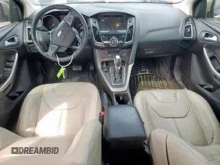 2018 Ford Focus Titanium z VIN 1FADP3J26JL279443, wystawiony jako Copart lot #58837435 z przebiegiem 136 538 mil mil oraz Szkoda całkowita • Salvage title. Historia ofert i sprzedaży dostępna na DreamBid. Obrazek 8.