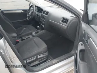 2015 Volkswagen Jetta SE with VIN 3VWD17AJ3FM324044, listed as a IAAI auction lot 42594929 with 108,480 mi miles and . Bid and sale history available at DreamBid. Image 5.