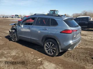 2024 Toyota Corolla Cross XLE z VIN 7MUDAABG2RV106366, wystawiony jako Copart lot #48178905 z przebiegiem 5 037 mil mil oraz Szkoda całkowita • Salvage title. Historia ofert i sprzedaży dostępna na DreamBid. Obrazek 2.