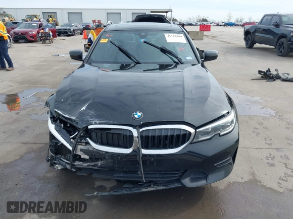 2020 BMW 3 Series 330i with VIN 3MW5R1J06L8B14835, listed as a IAAI auction lot 41722889 with 1 mi miles. Bid and sale history available at carsss.com. Image 12.