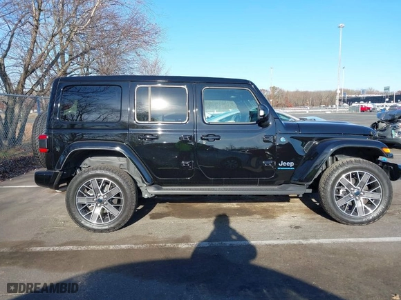 2024 Jeep Wrangler 4xe High Altitude with VIN 1C4RJXU66RW163211, listed as a IAAI auction lot 40887601 with 5,782 mi miles. Bid and sale history available at carsss.com. Image 14.