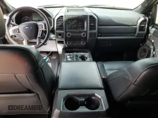 2018 Ford Expedition XLT with VIN 1FMJU1HT8JEA13947, listed as a Copart auction lot 58583495 with 98,706 mi miles and Salvage title. Bid and sale history available at DreamBid. Image 8.