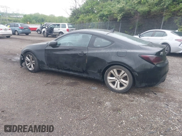 2010 Hyundai Genesis Coupe z VIN KMHHT6KD7AU028056, wystawiony jako IAAI lot #42237317 z przebiegiem 186 617 mil mil oraz . Historia ofert i sprzedaży dostępna na DreamBid. Obrazek 3.