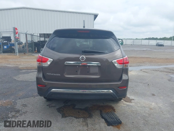 2015 Nissan Pathfinder S with VIN 5N1AR2MN0FC622662, listed as a IAAI auction lot 42116398 with 172,935 mi miles. Bid and sale history available at carsss.com. Image 16.
