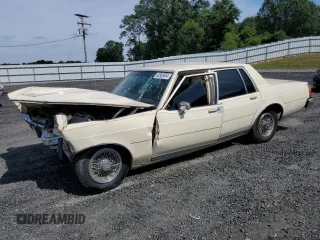 1985 Oldsmobile Delta Royale z VIN 1G3BN69Y8FY384593, wystawiony jako Copart lot #62885694 z przebiegiem Nie podano mil oraz Szkody całkowita. Historia ofert i sprzedaży dostępna na DreamBid. Obrazek 1.