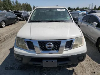2015 Nissan Frontier S with VIN 1N6BD0CT2FN704275, listed as a Copart auction lot 61163015 with 130,857 mi miles and Clean title. Bid and sale history available at DreamBid. Image 5.
