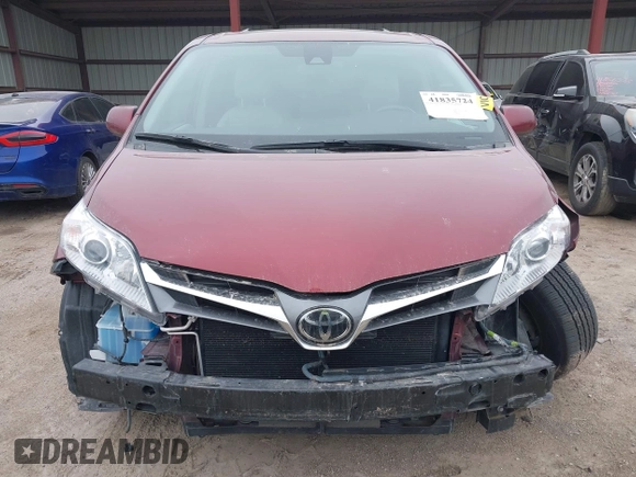 2018 Toyota Sienna XLE Auto Access Seat with VIN 5TDYZ3DC0JS946323, listed as a IAAI auction lot 41835724 with 78,959 mi miles. Bid and sale history available at carsss.com. Image 13.
