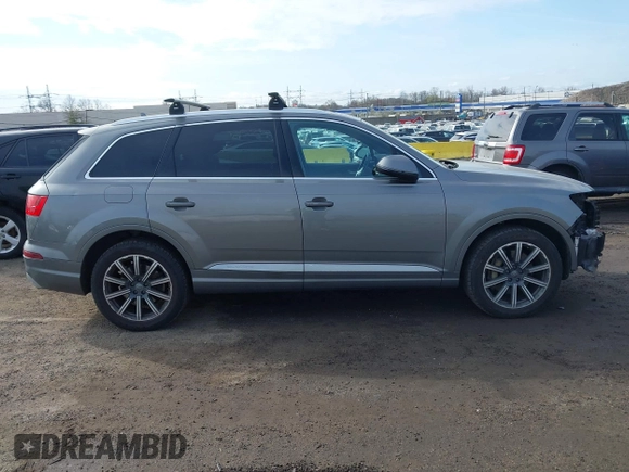 2017 Audi Q7 Premium Plus with VIN WA1LAAF75HD018870, listed as a IAAI auction lot 41988405 with 84,897 mi miles. Bid and sale history available at carsss.com. Image 13.