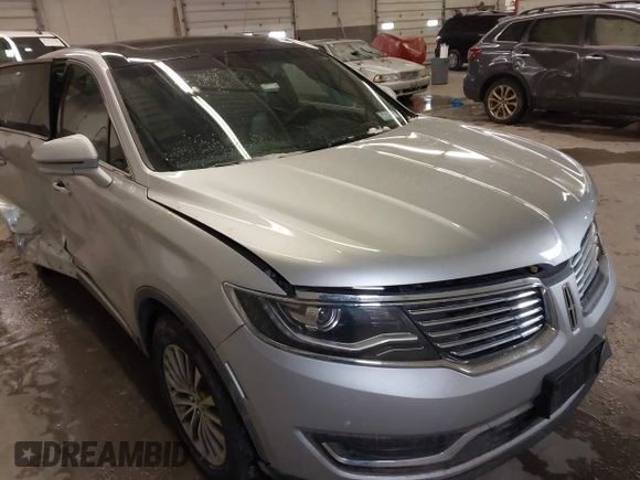 2017 Lincoln MKX Select with VIN 2LMPJ8KR5HBL30586, listed as a IAAI auction lot 41749741 with 64,172 mi miles. Bid and sale history available at carsss.com. Image 1.