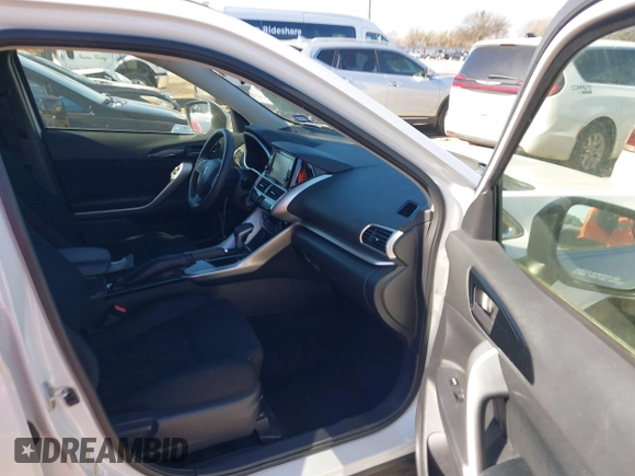 2020 Mitsubishi Eclipse Cross ES z VIN JA4AS3AA3LZ023452, wystawiony jako IAAI lot #41398847 z przebiegiem 68 445 mil mil oraz . Historia ofert i sprzedaży dostępna na DreamBid. Obrazek 5.