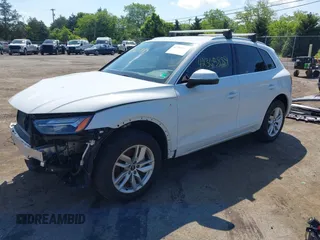 2022 Audi Q5 S line Premium z VIN WA1GAAFY3N2027603, wystawiony jako IAAI lot #42365889 z przebiegiem 53 868 mil mil oraz . Historia ofert i sprzedaży dostępna na DreamBid. Obrazek 2.