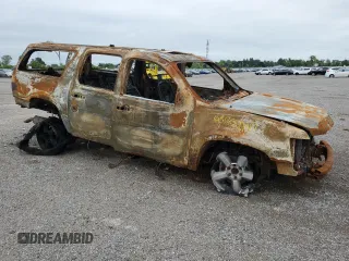 2008 Chevrolet Suburban LTZ with VIN 3GNFK16398G112287, listed as a Copart auction lot 68000144 with 0 mi miles and Non Repairable. Bid and sale history available at carsss.com. Image 4.