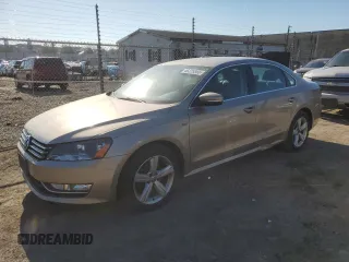 2015 Volkswagen Passat Limited Edition Edition z VIN 1VWAT7A36FC111928, wystawiony jako Copart lot #46325855 z przebiegiem 149 482 mil mil oraz Czysty tytuł • Clean title. Historia ofert i sprzedaży dostępna na DreamBid. Obrazek 1.
