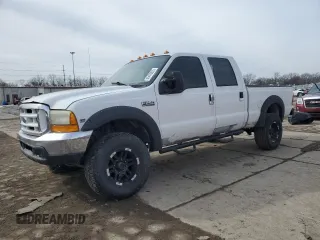 1999 Ford Super Duty F-250 XL with VIN 1FTNX21S7XEE25340, listed as a Copart auction lot 45423925 with 324,950 mi miles and Salvage Title. Bid and sale history available at carsss.com. Image 1.