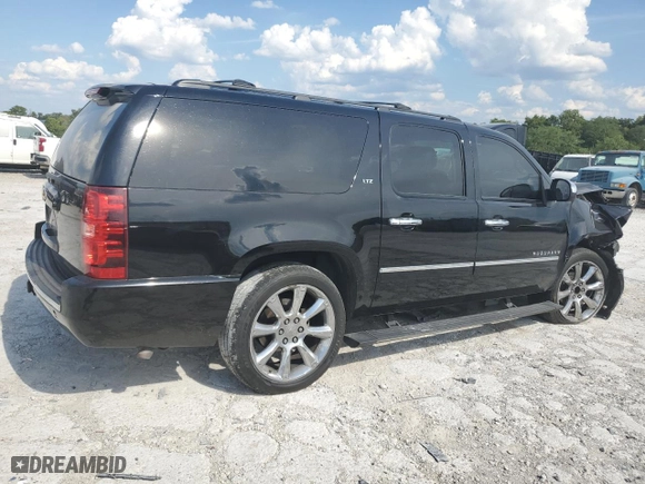 2014 Chevrolet Suburban LTZ with VIN 1GNSKKE76ER102451, listed as a Copart auction lot 70032064 with 184,987 mi miles and Salvage Title. Bid and sale history available at carsss.com. Image 3.