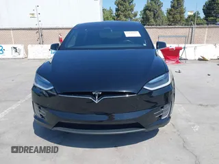 2017 Tesla Model X 90D z VIN 5YJXCBE23HF027198, wystawiony jako IAAI lot #42439451 z przebiegiem 111 122 mil mil oraz . Historia ofert i sprzedaży dostępna na DreamBid. Obrazek 12.