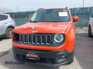 2017 Jeep Renegade Altitude z VIN ZACCJBBB5HPG34172, wystawiony jako IAAI lot #41790112 z przebiegiem 92 148 mil mil oraz . Historia ofert i sprzedaży dostępna na DreamBid. Obrazek 13.