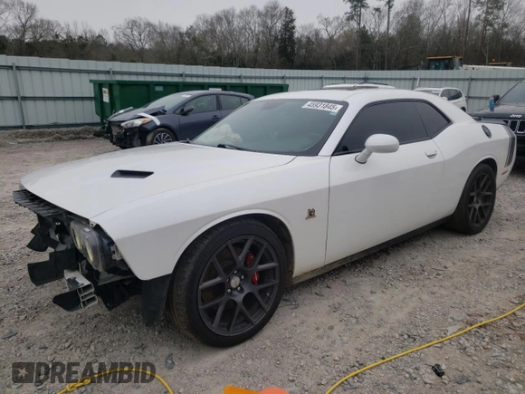 2016 Dodge Challenger R/T Scat Pack z VIN 2C3CDZFJ3GH153326, wystawiony jako Copart lot #45931845 z przebiegiem 64 245 mil mil oraz Szkody całkowita. Historia ofert i sprzedaży dostępna na DreamBid. Obrazek 1.