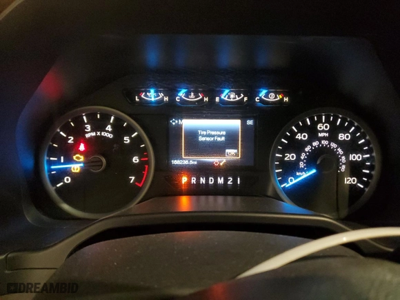 2015 Ford F-150 XLT w/HD Payload Pkg with VIN 1FTFW1EF9FFB08831, listed as a Copart auction lot 44021135 with 168,236 mi miles and Clean Title. Bid and sale history available at carsss.com. Image 9.