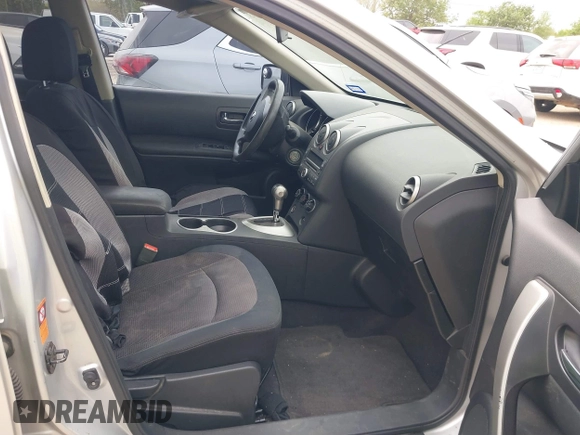 2009 Nissan Rogue SL with VIN JN8AS58T09W320539, listed as a IAAI auction lot 41870913 with 210,432 mi miles and . Bid and sale history available at DreamBid. Image 5.