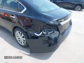 2015 Nissan Altima 2.5 z VIN 1N4AL3AP7FN884738, wystawiony jako IAAI lot #42050899 z przebiegiem 106 111 mil mil oraz . Historia ofert i sprzedaży dostępna na DreamBid. Obrazek 6.
