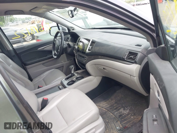 2018 Honda Ridgeline RTL-T with VIN 5FPYK3F61JB013733, listed as a IAAI auction lot 42548122 with 92,407 mi miles and . Bid and sale history available at DreamBid. Image 5.