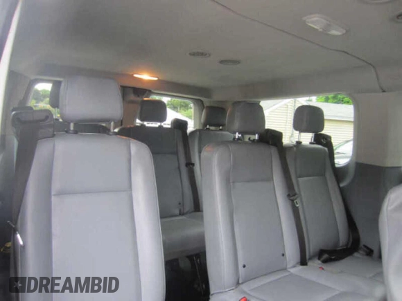 2018 Ford Transit XL z VIN 1FMZK1ZM1JKA26346, wystawiony jako Copart lot #44080865 z przebiegiem 64 105 mil mil oraz Czysty tytuł • Clean title. Historia ofert i sprzedaży dostępna na DreamBid. Obrazek 6.