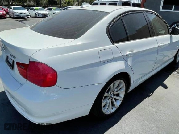 2011 BMW 3 Series 328i with VIN WBAPH5G57BNM75847, listed as a Copart auction lot 46553375 with 140,153 mi miles and Clean Title. Bid and sale history available at DreamBid. Image 4.