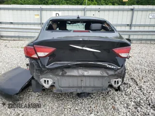 2016 Chrysler 200 S z VIN 1C3CCCBB9GN133054, wystawiony jako Copart lot #57233885 z przebiegiem Nie podano mil oraz Szkoda całkowita • Salvage title. Historia ofert i sprzedaży dostępna na DreamBid. Obrazek 6.