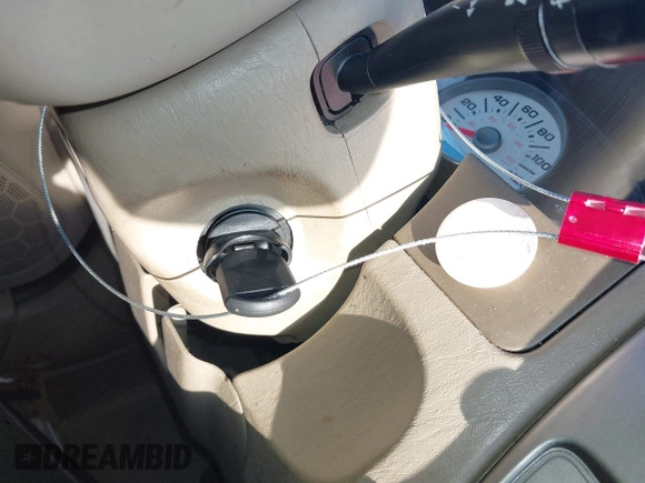 2005 Ford Escape XLT with VIN 1FMYU03145KA40360, listed as a IAAI auction lot 42511276 with 151,269 mi miles and . Bid and sale history available at DreamBid. Image 11.